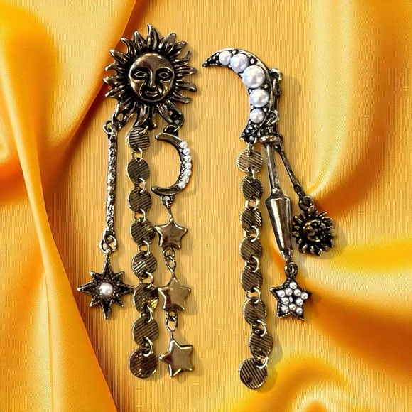 Boho Celestial Charm Earrings - Bronze and Faux Pearls Bohemian Boho Celestial - Picture 4 of 17